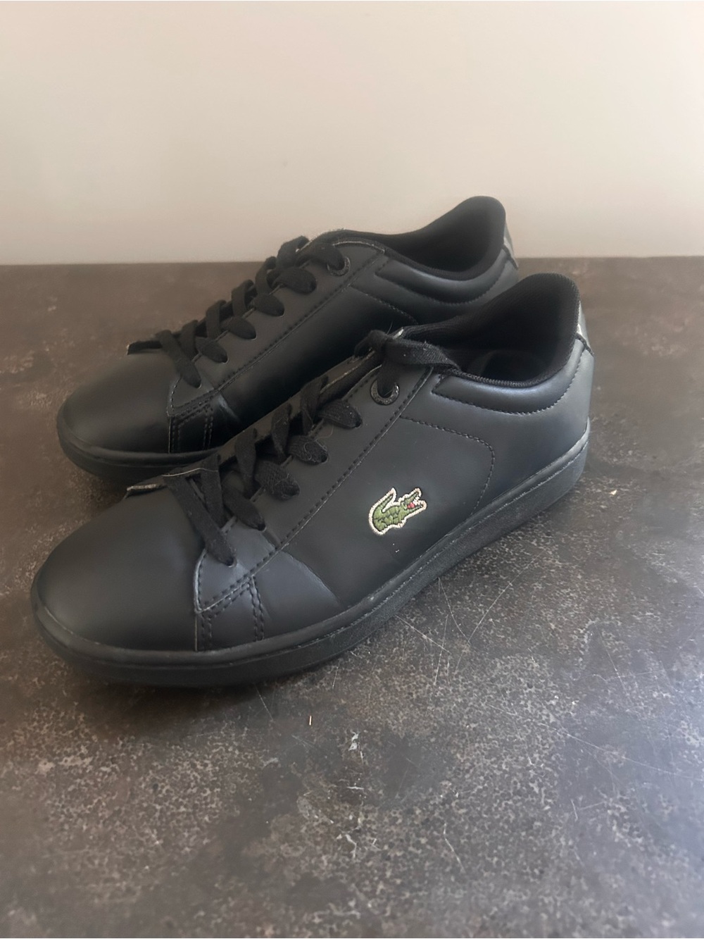 Kids Lacoste Black Leather Low-Top Sneakers with Green Croc Logo